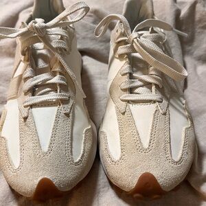 New Balance 327 Beige Sz 9